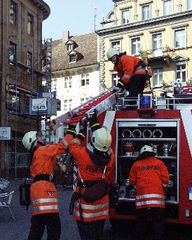 Steckleiter herabnehmen